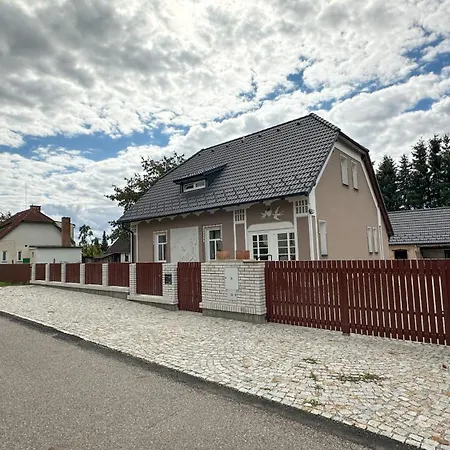 Duskova - Karolina Oparany